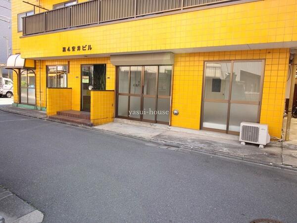 第4安井ビル1階 西側道路
