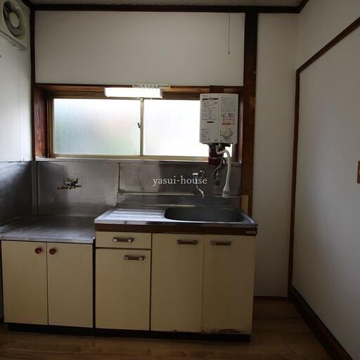 第1安井ハウス201 ガス台、流し台、小型湯沸かし器